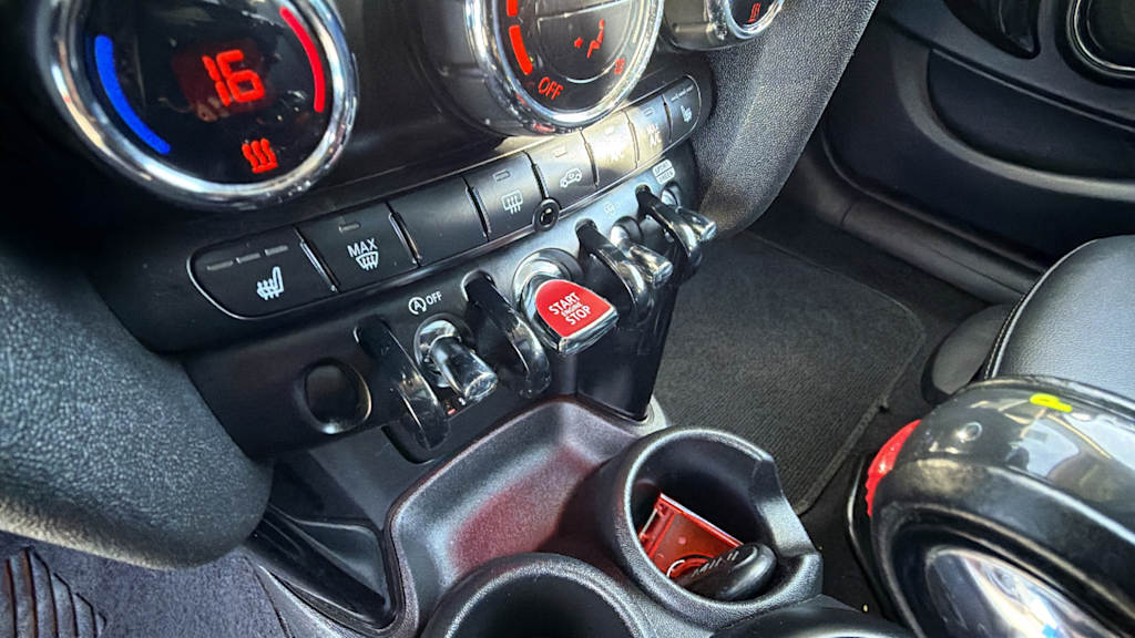 Thumbnail: 2019 MINI Cooper - 26