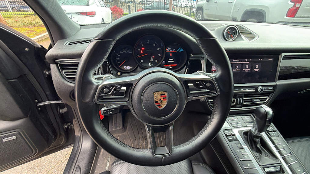 Thumbnail: 2020 Porsche Macan - 8