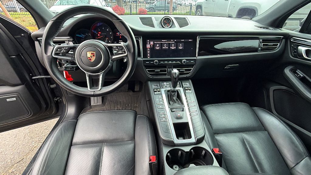 Thumbnail: 2020 Porsche Macan - 11