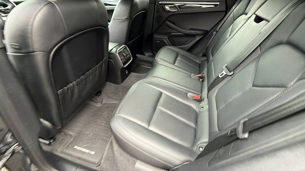 Thumbnail: 2020 Porsche Macan - 10