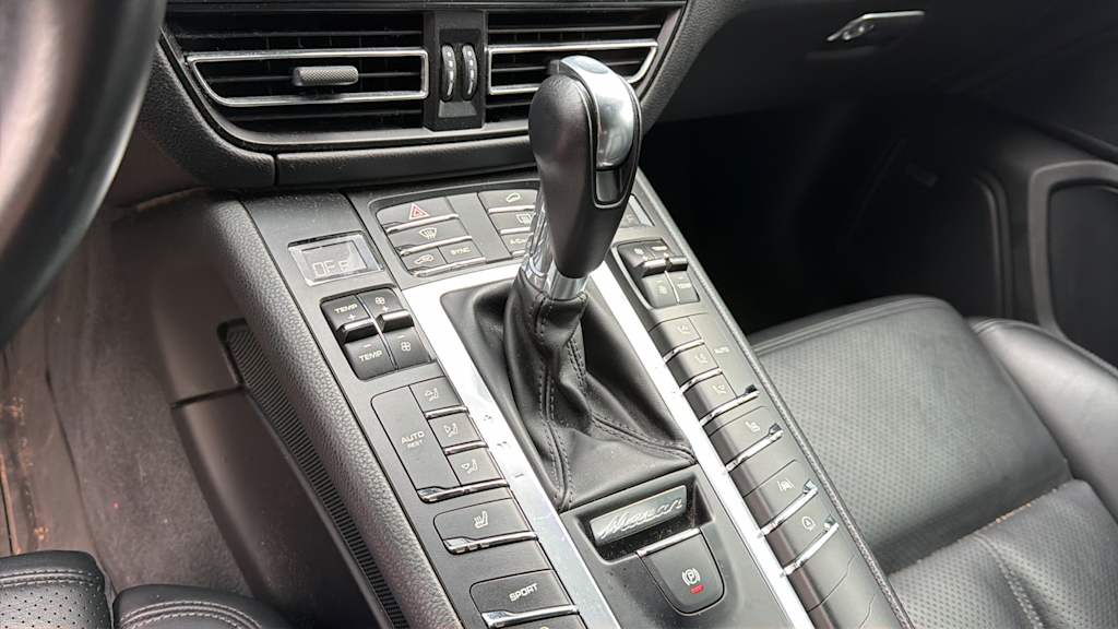 Thumbnail: 2020 Porsche Macan - 13