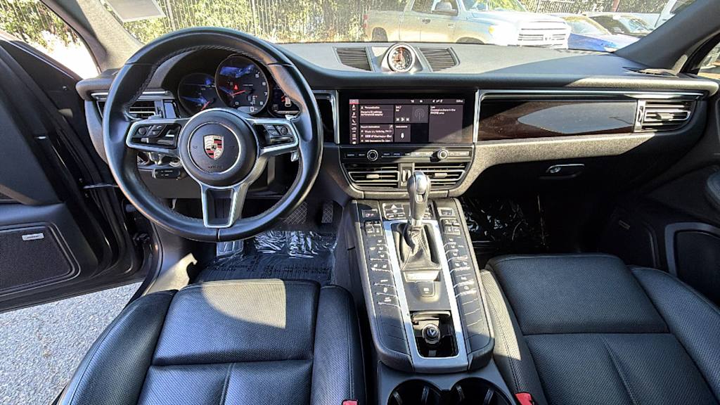 Thumbnail: 2020 Porsche Macan - 12