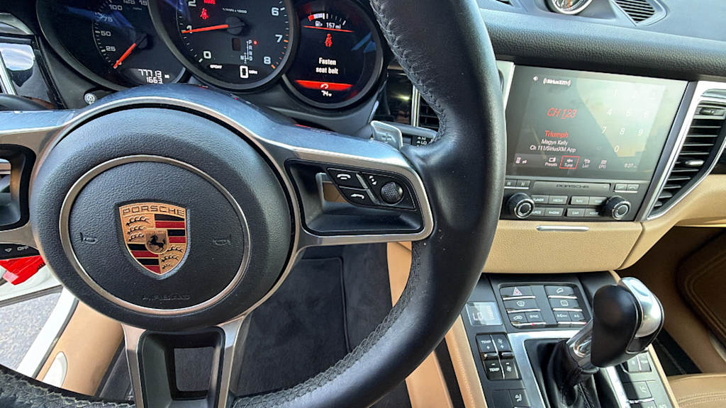 Thumbnail: 2017 Porsche Macan - 13