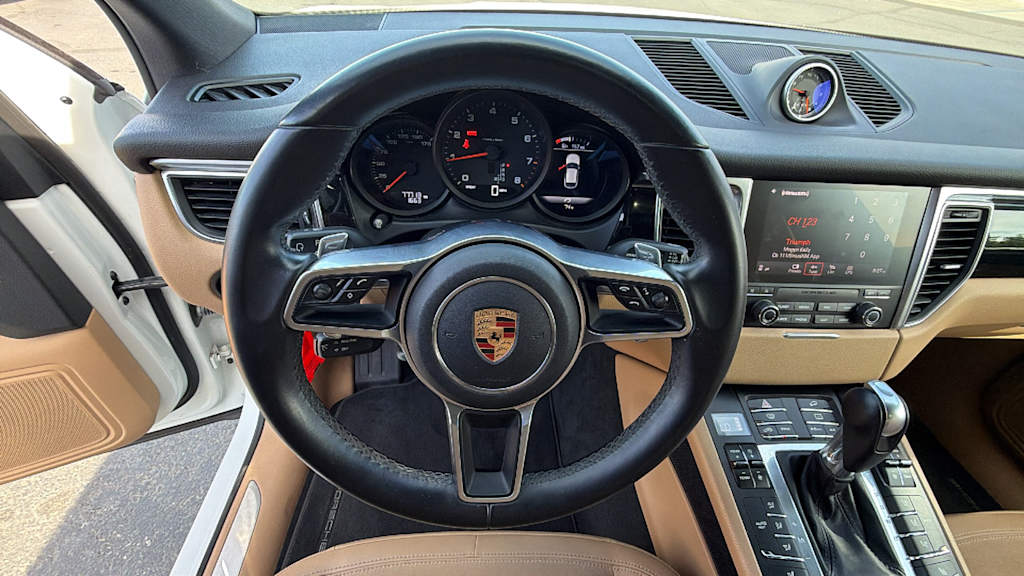 Thumbnail: 2017 Porsche Macan - 9