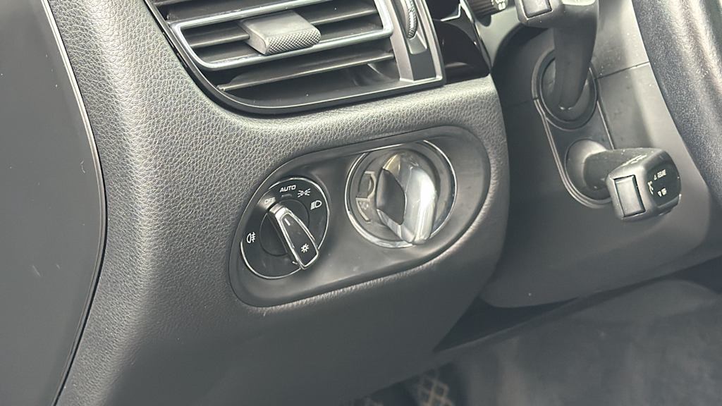 Thumbnail: 2021 Porsche Macan - 26