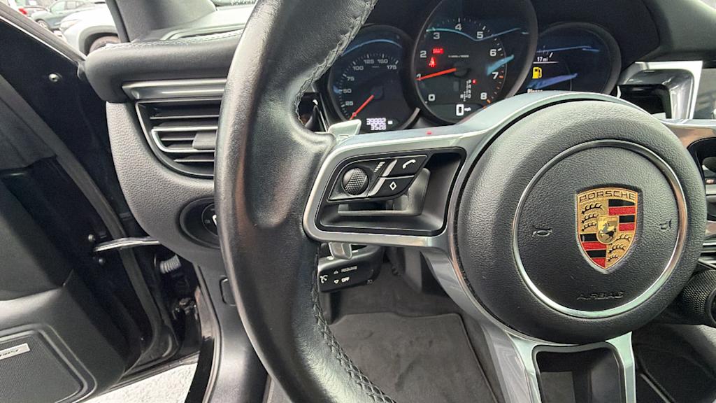 Thumbnail: 2021 Porsche Macan - 27