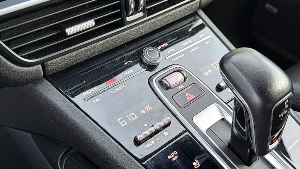 Thumbnail: 2019 Porsche Cayenne - 23