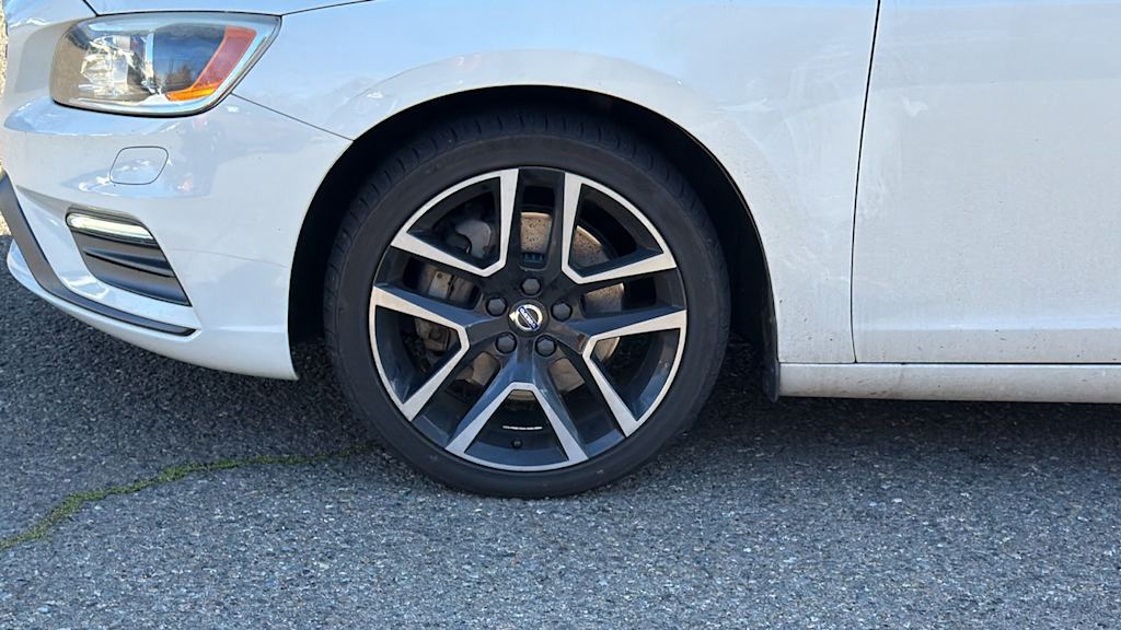 Thumbnail: 2017 Volvo S60 - 8