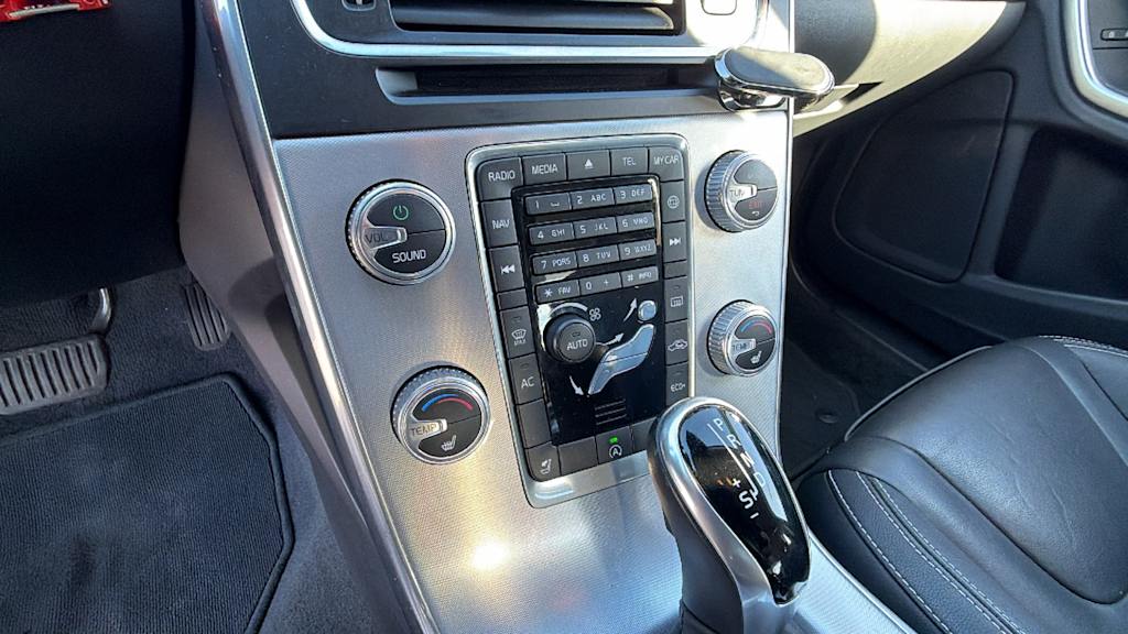 Thumbnail: 2017 Volvo S60 - 23