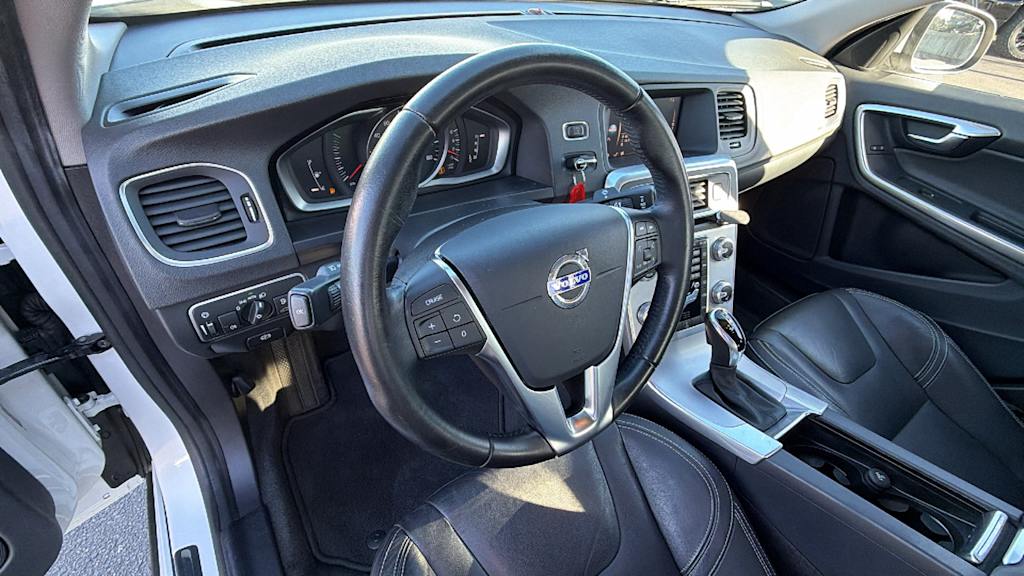 Thumbnail: 2017 Volvo S60 - 2