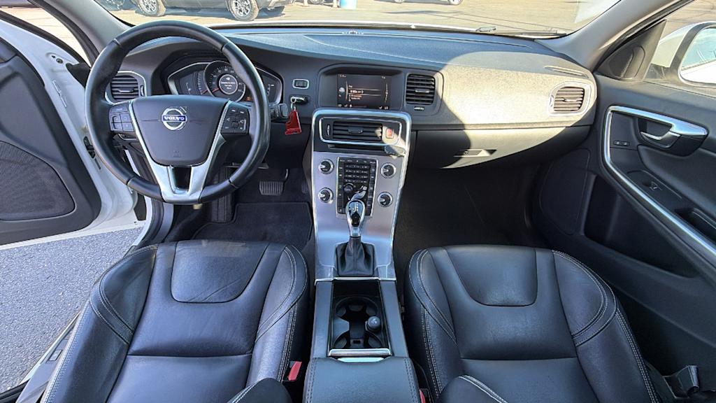 Thumbnail: 2017 Volvo S60 - 13