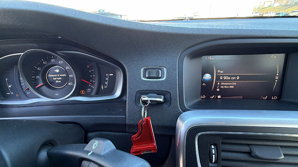 Thumbnail: 2017 Volvo S60 - 25