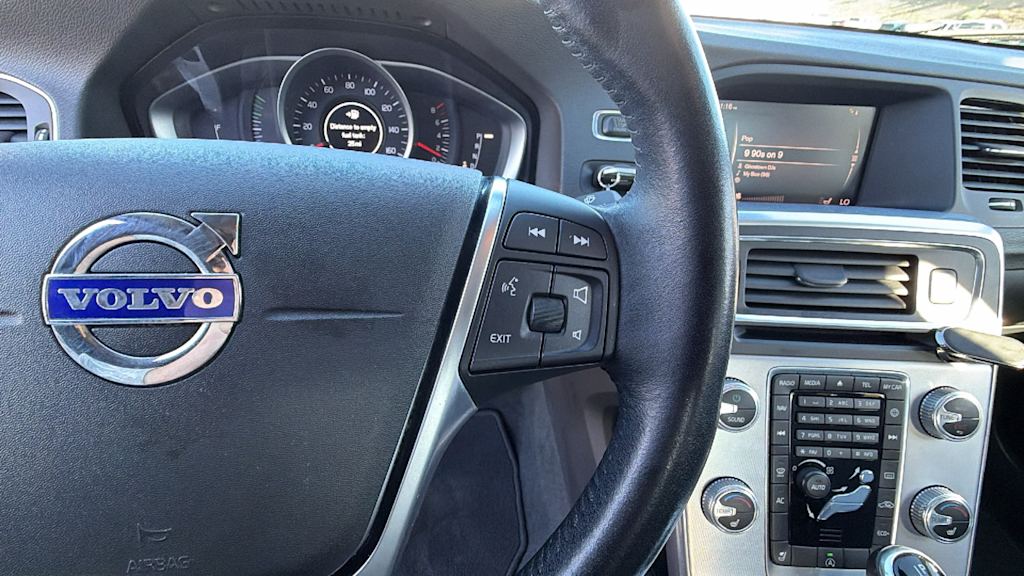 Thumbnail: 2017 Volvo S60 - 27