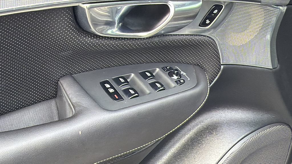 Thumbnail: 2020 Volvo XC90 - 27