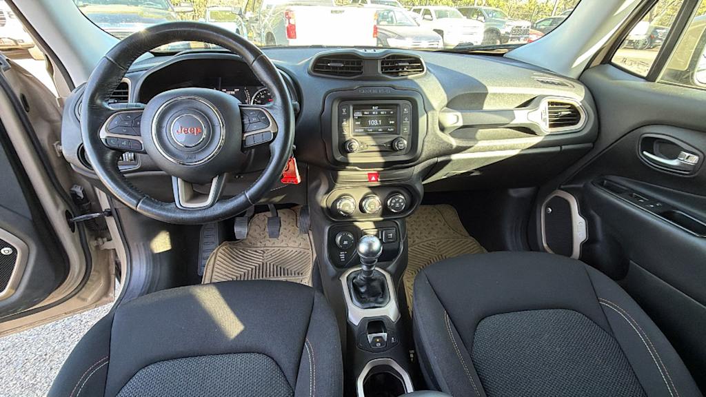 Thumbnail: 2016 Jeep Renegade - 12