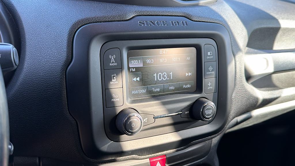 Thumbnail: 2016 Jeep Renegade - 13