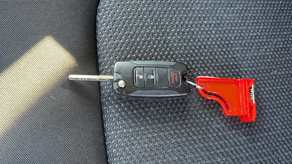 Thumbnail: 2016 Jeep Renegade - 16