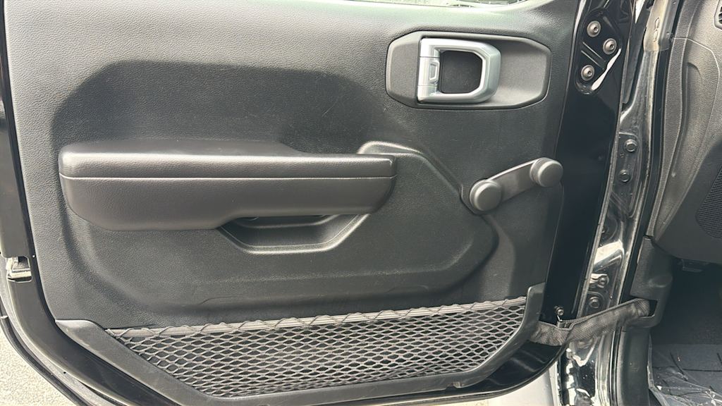 Thumbnail: 2021 Jeep Wrangler - 28