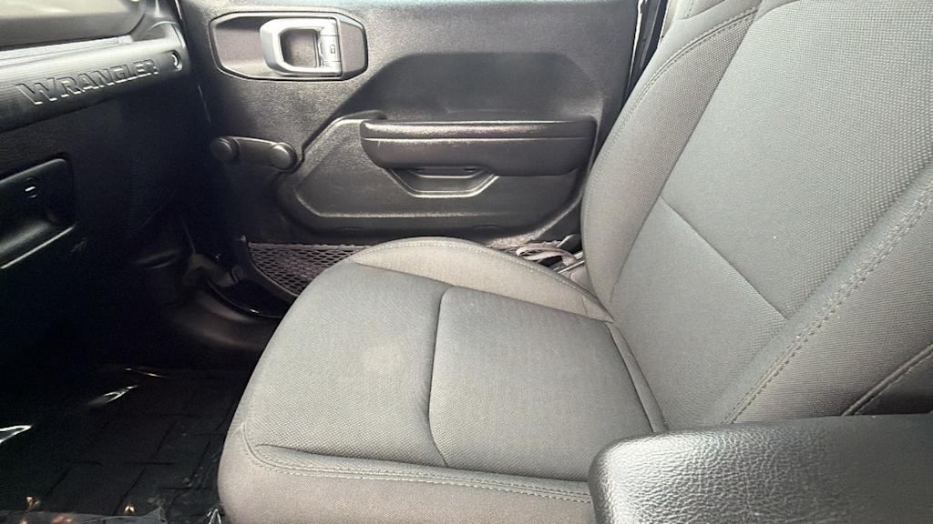 Thumbnail: 2021 Jeep Wrangler - 11