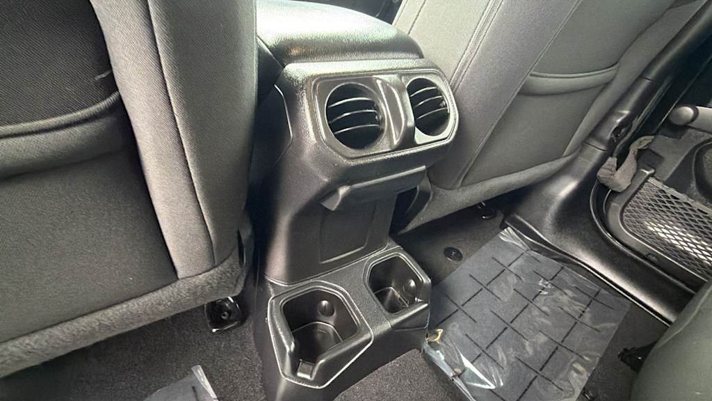 Thumbnail: 2021 Jeep Wrangler - 29