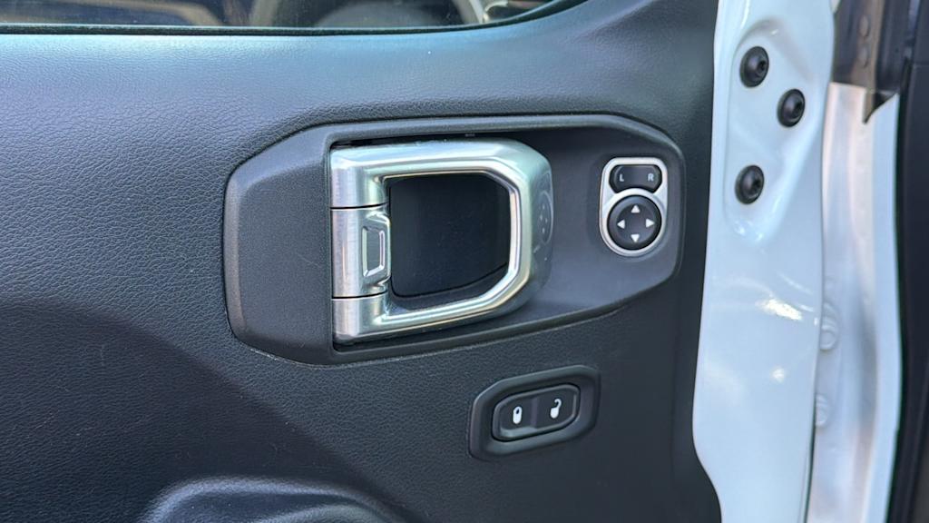 Thumbnail: 2019 Jeep Wrangler - 28
