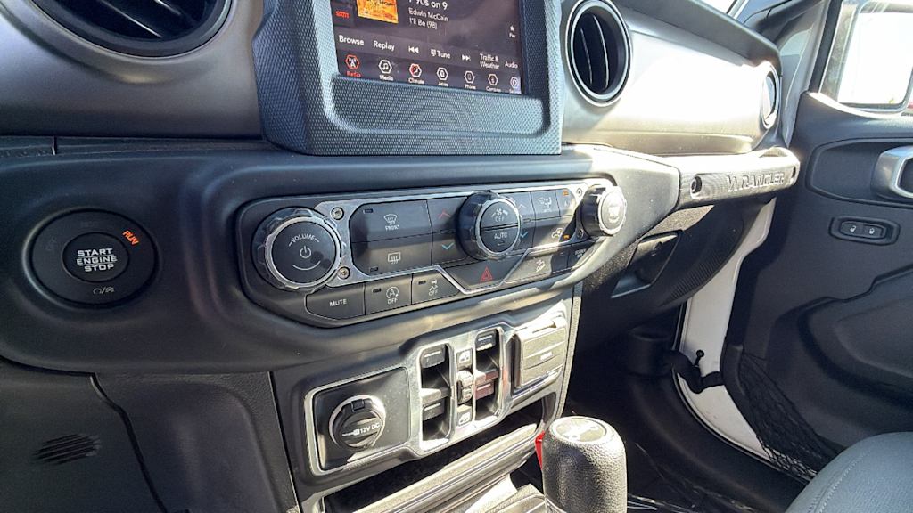 Thumbnail: 2019 Jeep Wrangler - 24