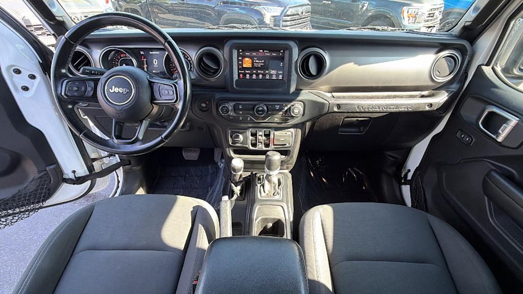 Thumbnail: 2019 Jeep Wrangler - 14