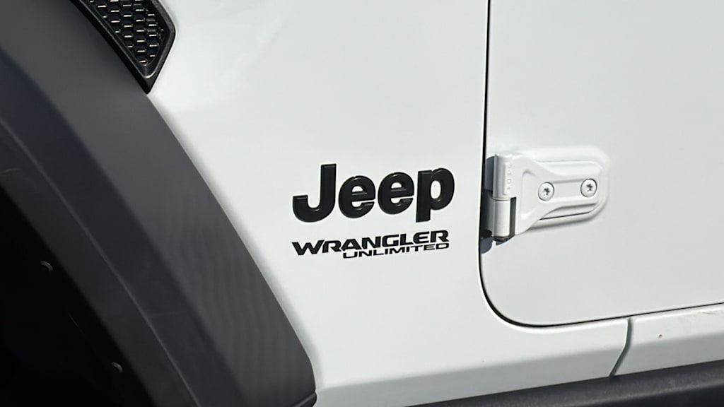 Thumbnail: 2021 Jeep Wrangler - 7