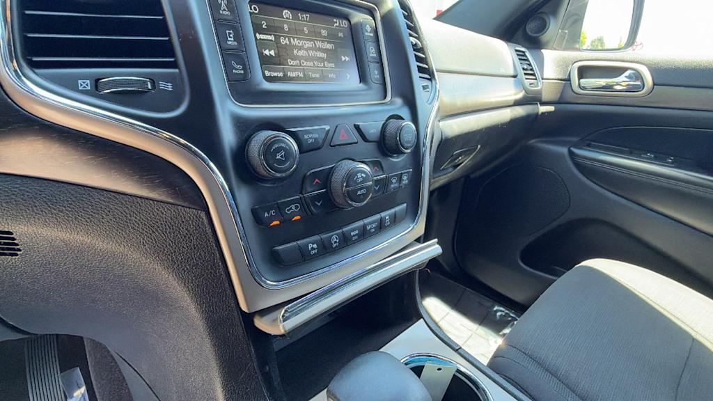 Thumbnail: 2017 Jeep Grand Cherokee - 14