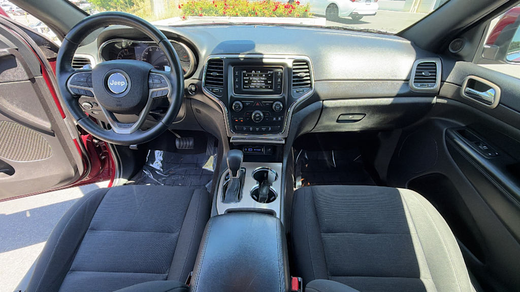 Thumbnail: 2017 Jeep Grand Cherokee - 13