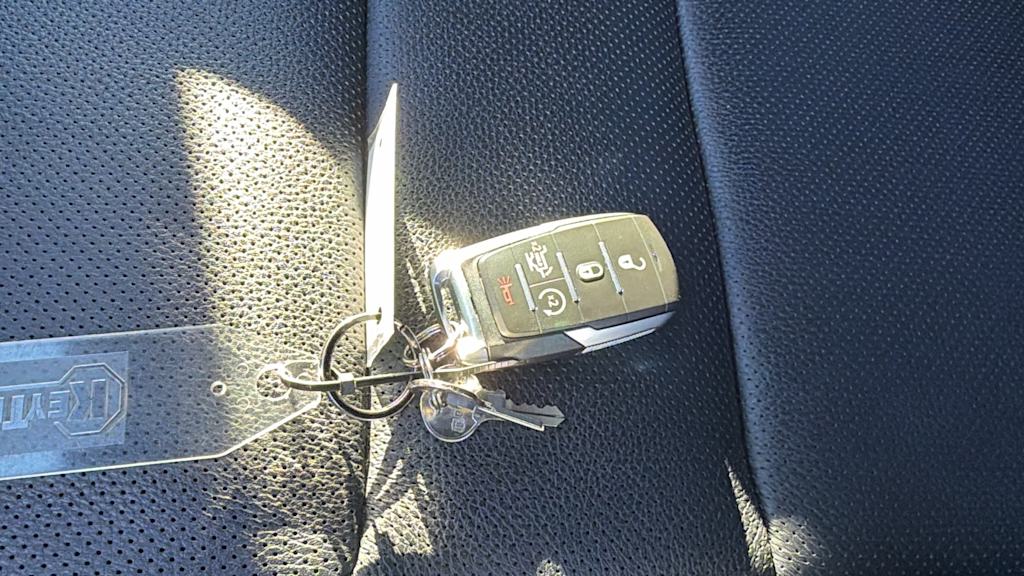 Thumbnail: 2025 RAM 1500 - 17