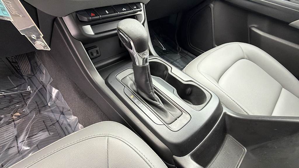 Thumbnail: 2022 Chevrolet Colorado - 15