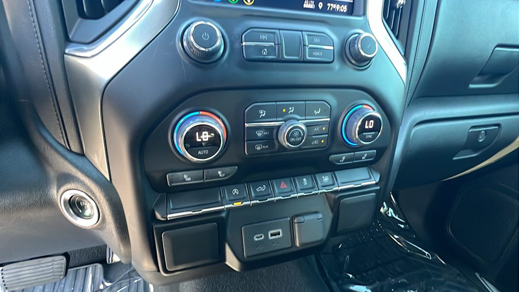 Thumbnail: 2021 Chevrolet Silverado 1500 - 22