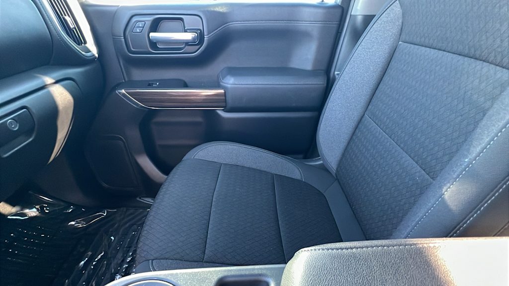 Thumbnail: 2021 Chevrolet Silverado 1500 - 11