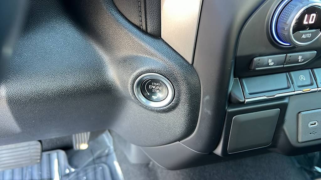 Thumbnail: 2021 Chevrolet Silverado 1500 - 24