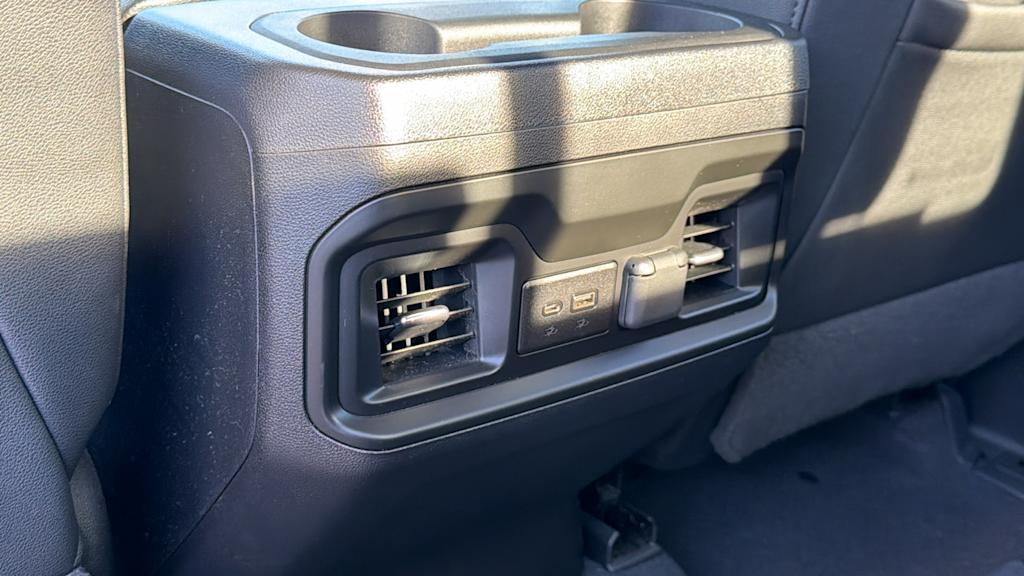 Thumbnail: 2022 Chevrolet Silverado 1500 - 28