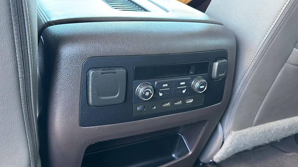 Thumbnail: 2019 GMC Yukon - 29