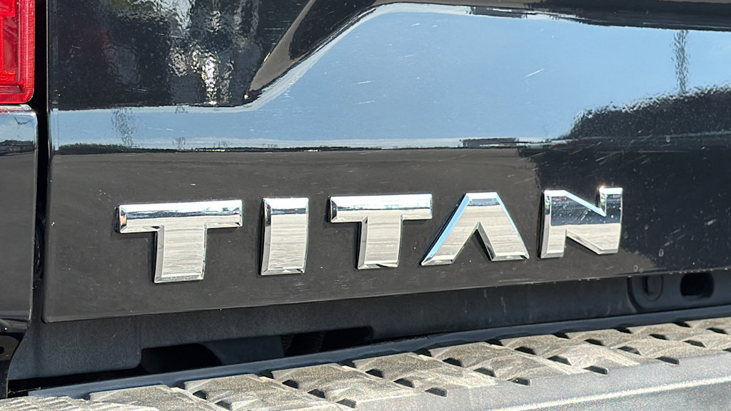 2020 Nissan Titan SV - Photo 6