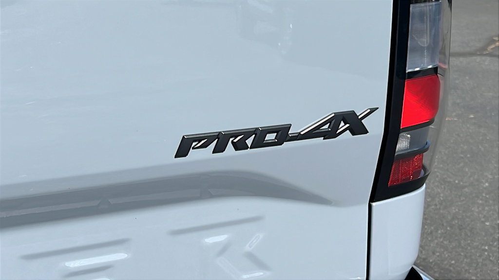 2023 Nissan Frontier PRO-4X 7