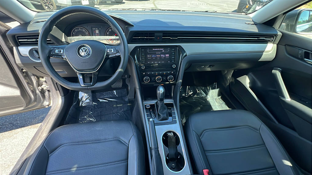 2021 Volkswagen Passat SE 12