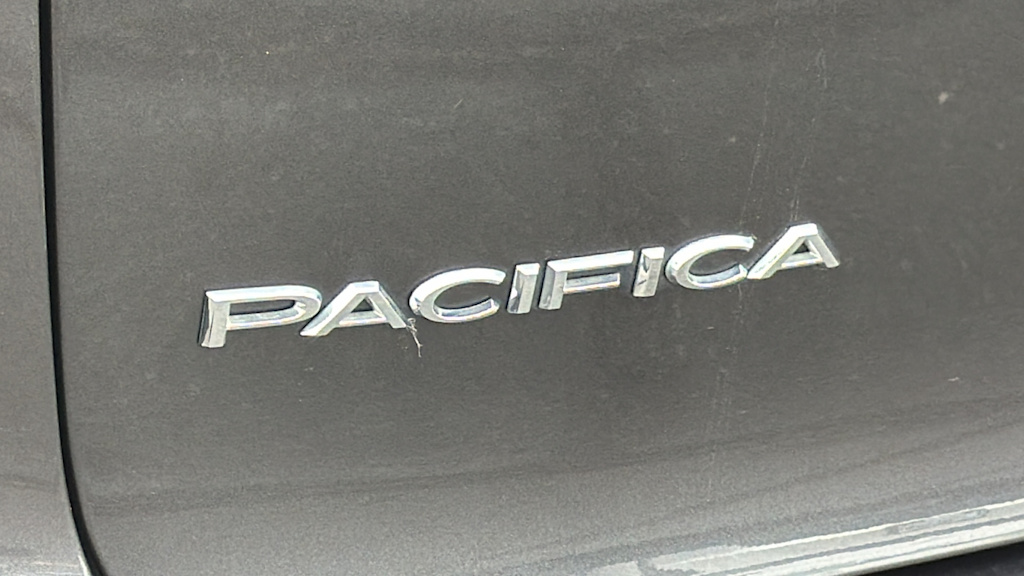 Thumbnail: 2023 Chrysler Pacifica - 7