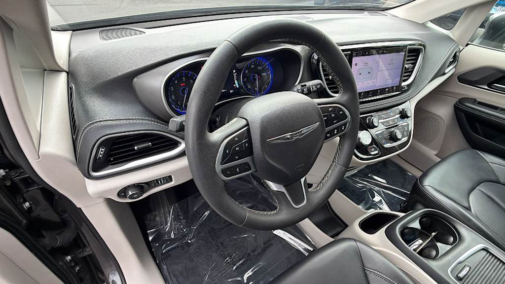 Thumbnail: 2023 Chrysler Pacifica - 2