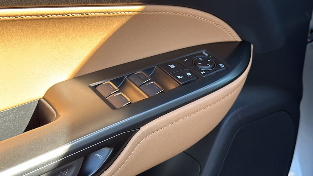 Thumbnail: 2026 Lexus ES - 28