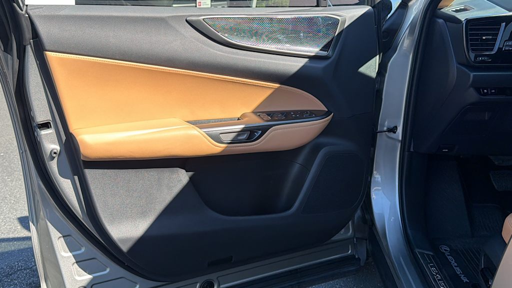Thumbnail: 2026 Lexus ES - 29