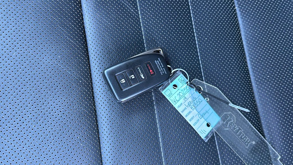Thumbnail: 2019 Lexus RX - 19