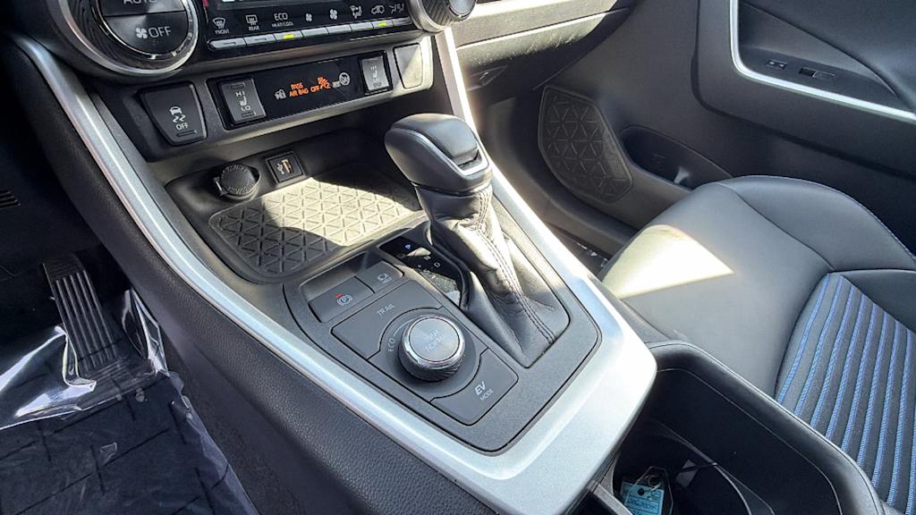2024 Toyota RAV4 XSE - Photo 14