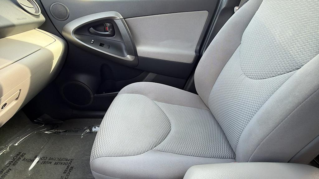 Thumbnail: 2011 Toyota RAV4 - 9