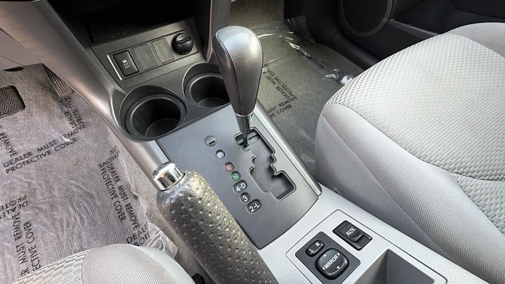 Thumbnail: 2011 Toyota RAV4 - 13