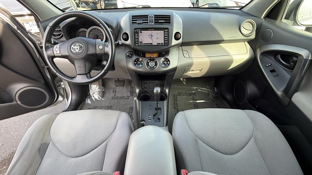 Thumbnail: 2011 Toyota RAV4 - 11