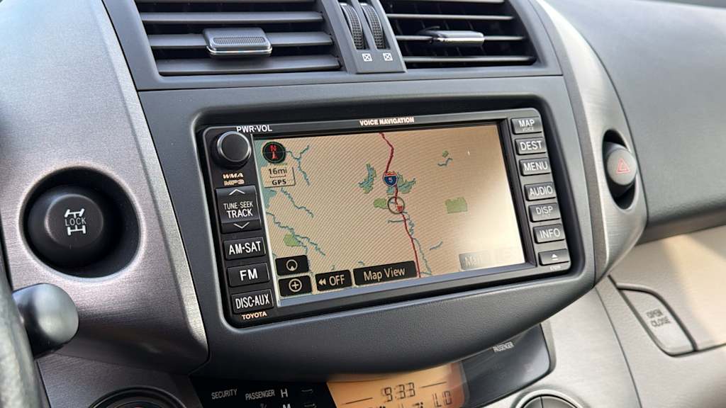 Thumbnail: 2011 Toyota RAV4 - 12